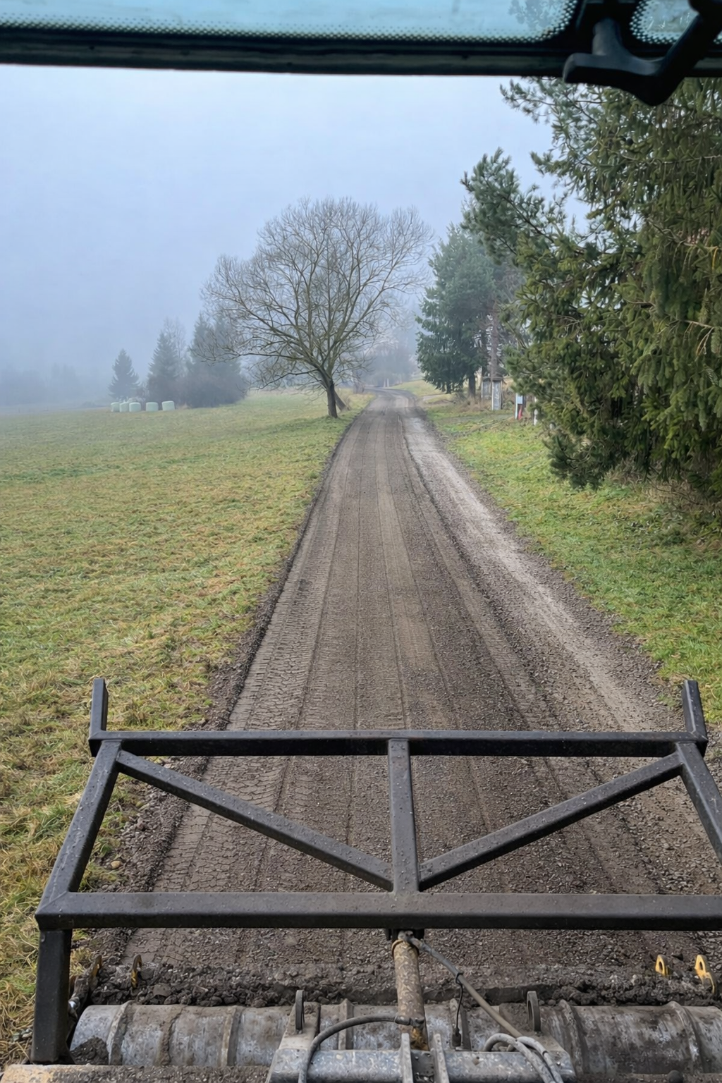 Presun techniky po poľnej ceste