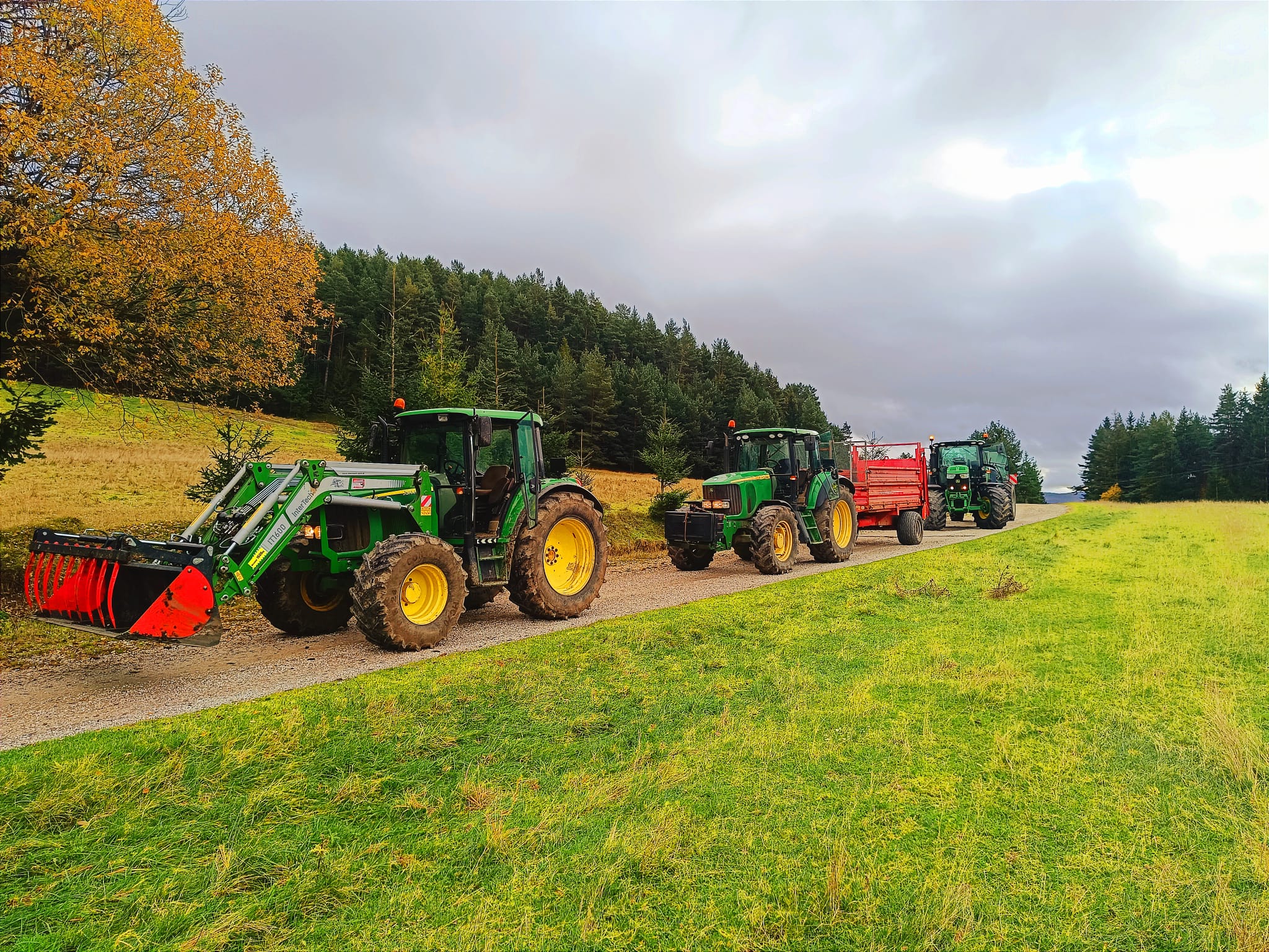 Kolóna techniky pripravená na sezónu